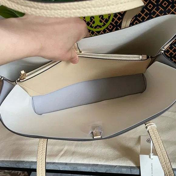 New, tory burch Blake center zip tote bag soft serve/bay gray - Picture 9 of 14